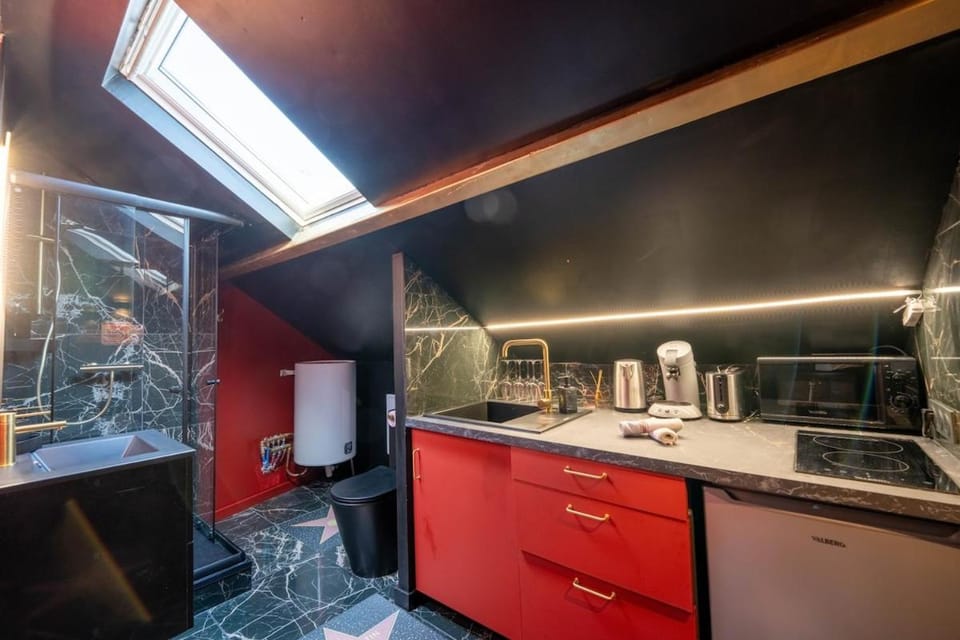 Shower, Night, Bathroom, Coffee/tea facilities, Decorative detail, furniture, toaster, kitchen