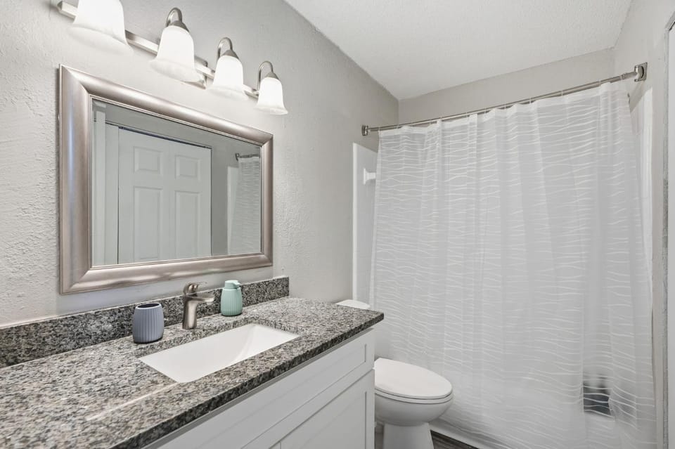 Crest at East Cobb 1828 Peaceful, Roomy 2Bd 2Bt Apartment in Marietta