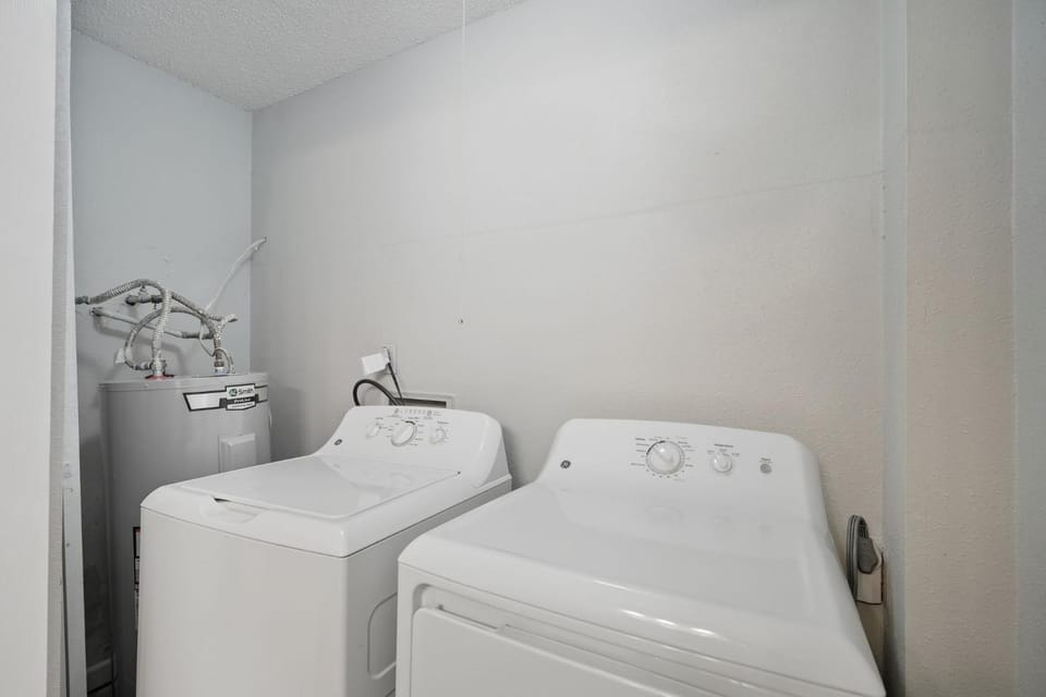 Crest at East Cobb 1828 Peaceful, Roomy 2Bd 2Bt Apartment in Marietta