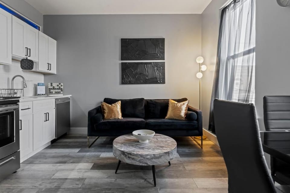 Lunar Escape 1 Bd Near Zoo, Rocky Steps & Downtown Apartment in Philadelphia