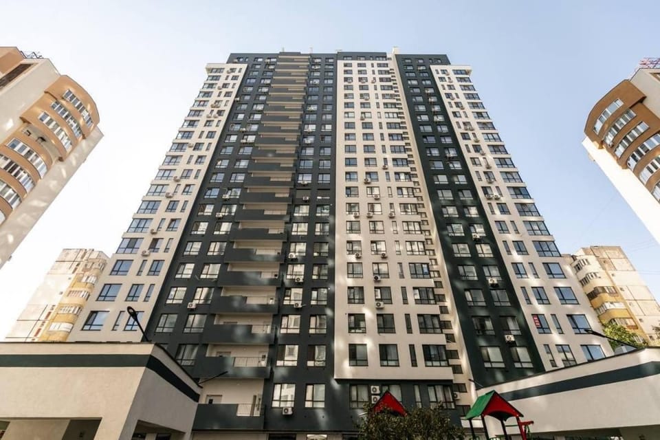 Property building, Day, City view