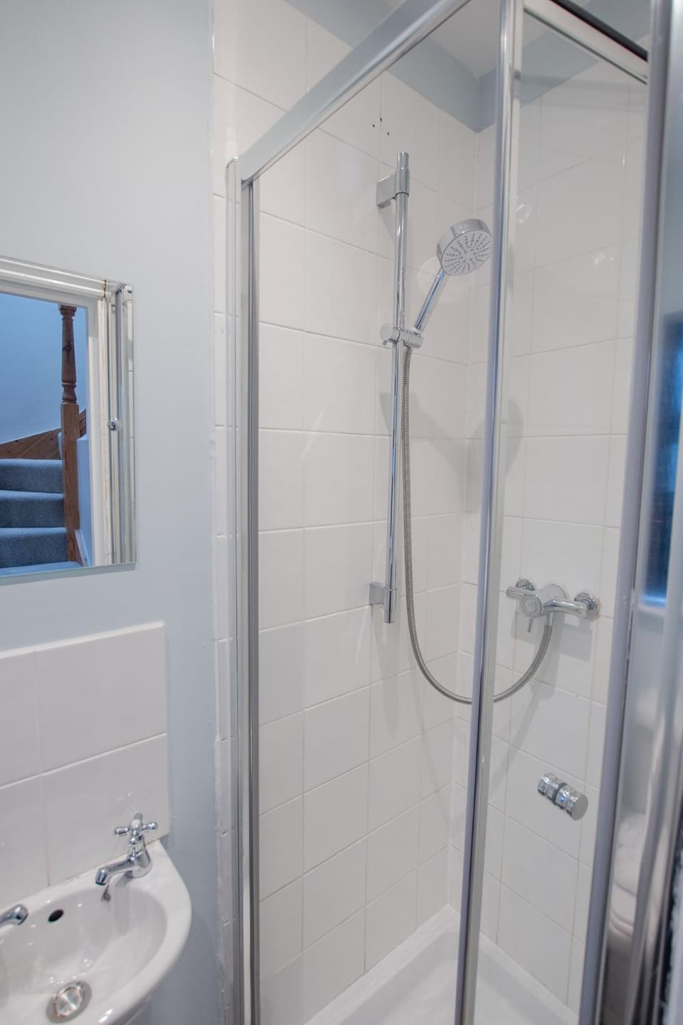 Hazel House - Cosy 2 bedroom house with parking near to Oxford House in Oxford