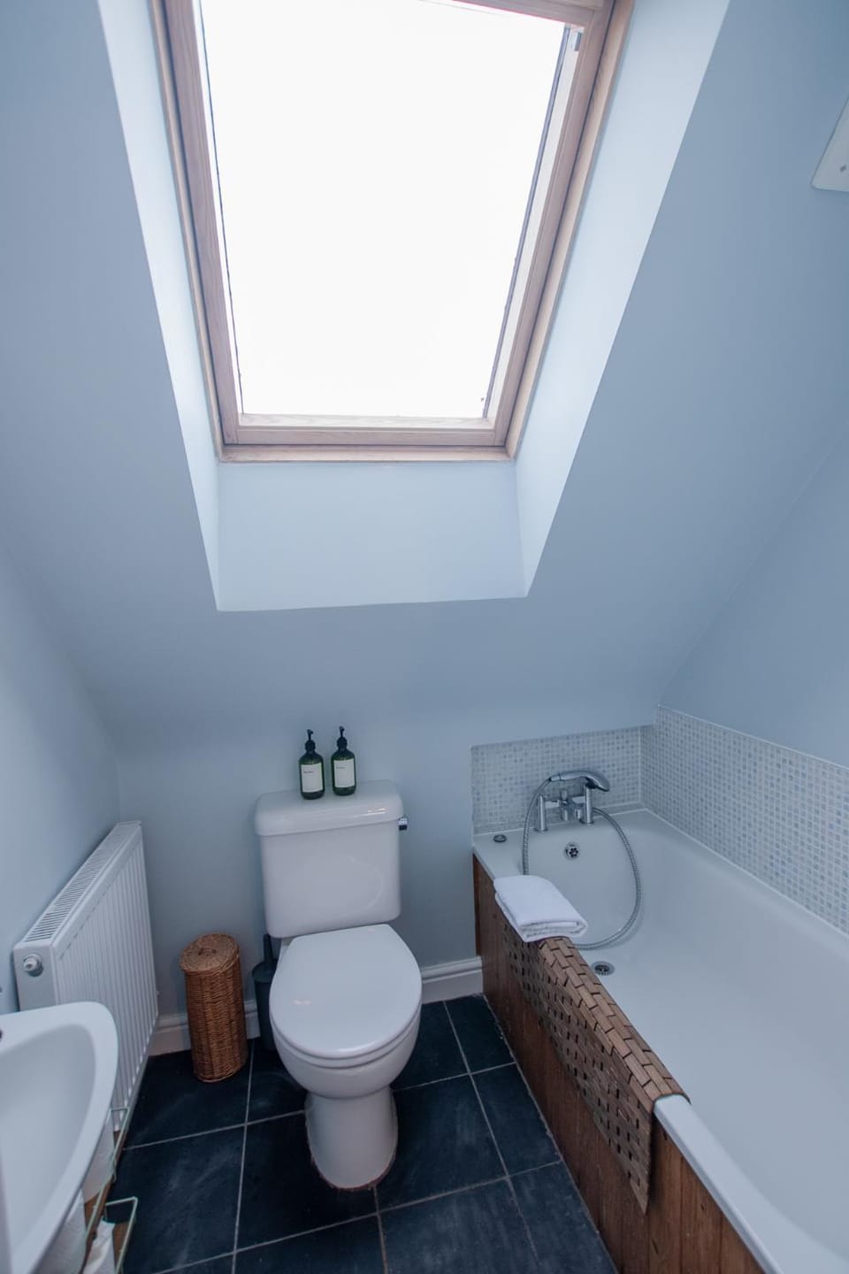 Hazel House - Cosy 2 bedroom house with parking near to Oxford House in Oxford