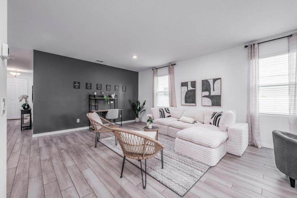 Amazing 4 Bedrooms House House in Polk County
