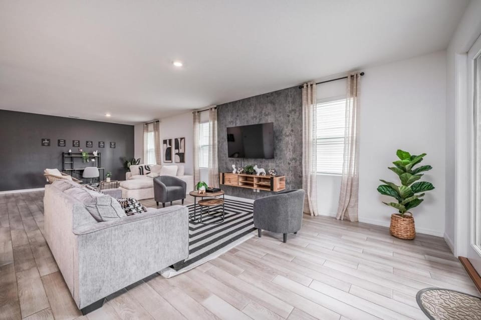 Amazing 4 Bedrooms House House in Polk County