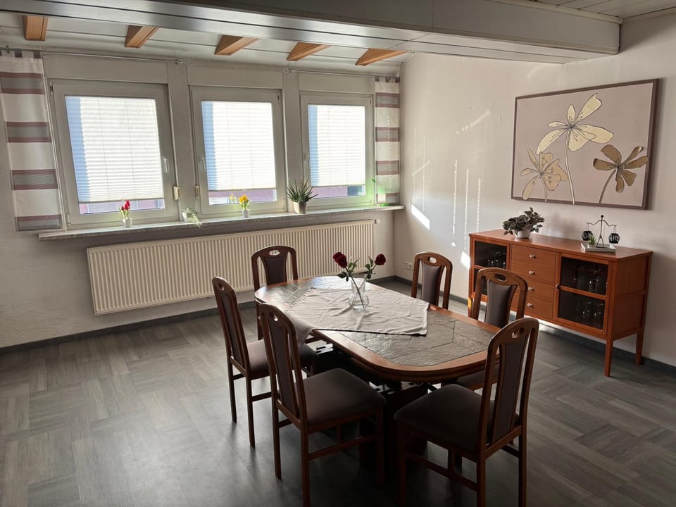 Living room, Seating area, Dining area