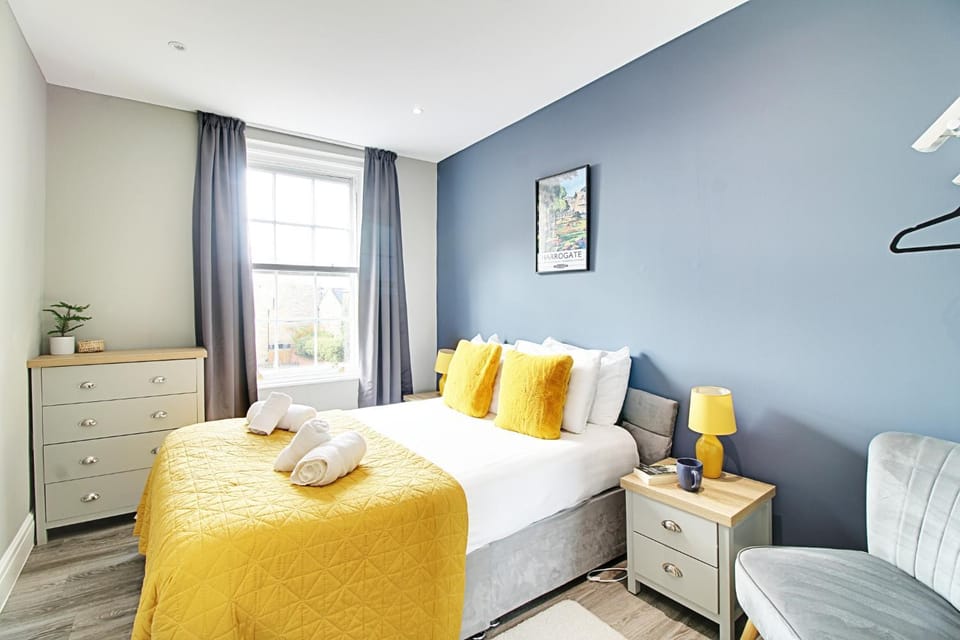Bedroom, towels