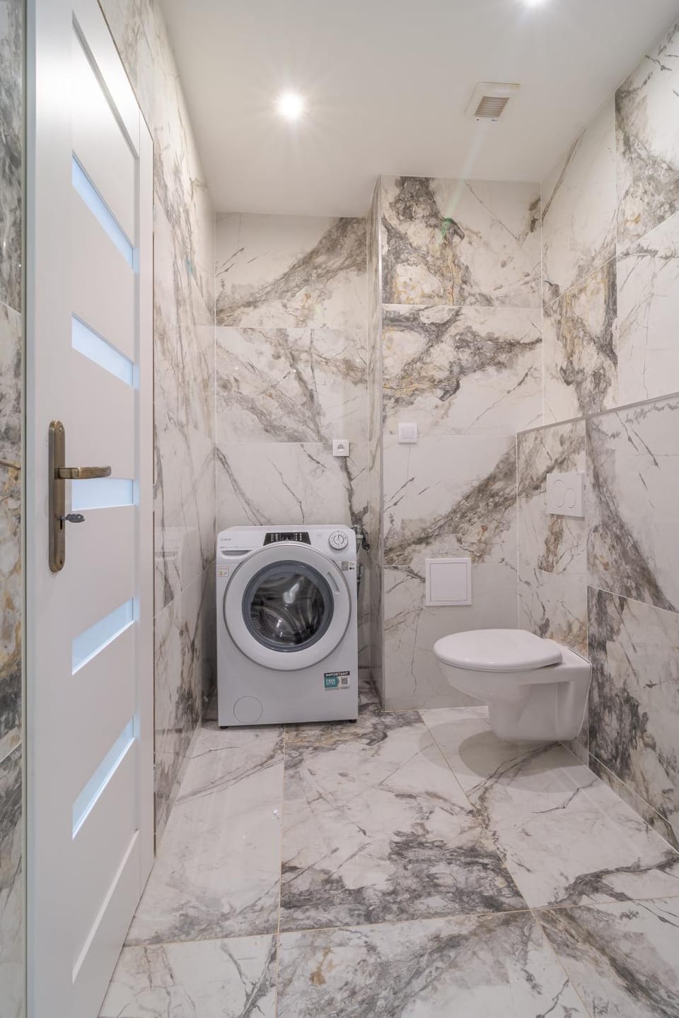 Toilet, washing machine