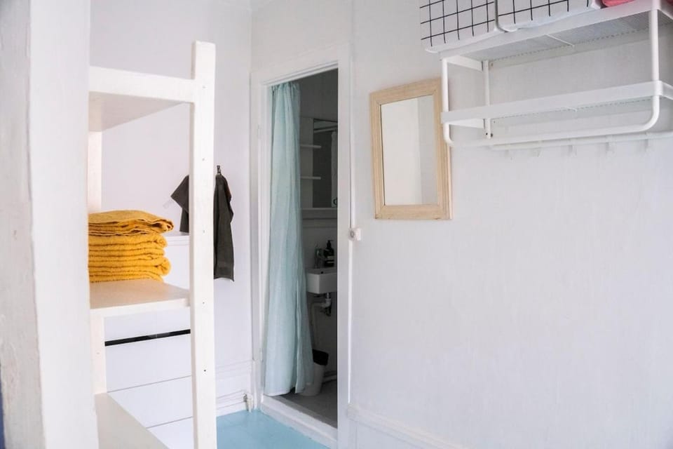 Shower, Bathroom, towels