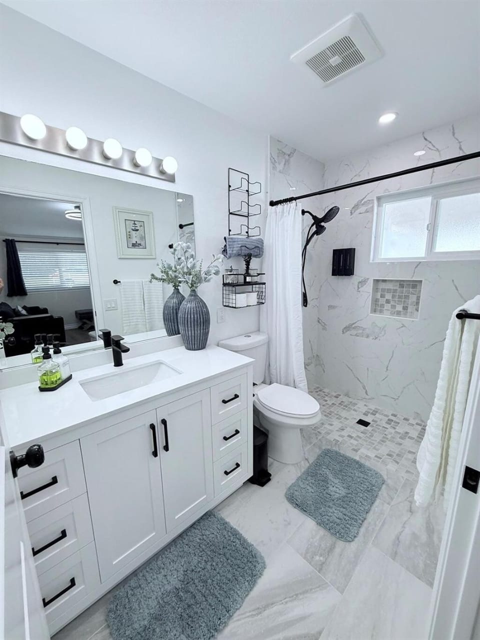 Private 1BR 1BA Suite, Kitchen, Fireplace, Parking Villa in Simi Valley