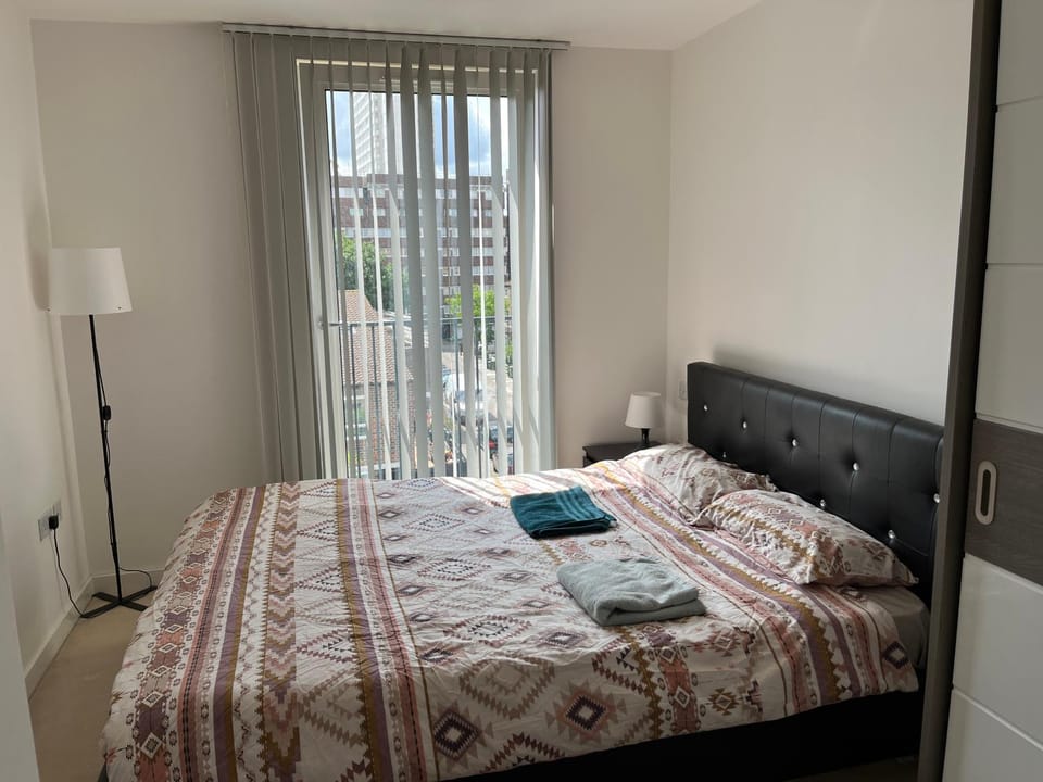 Flat in Surrey Quays Apartment in London Borough of Southwark