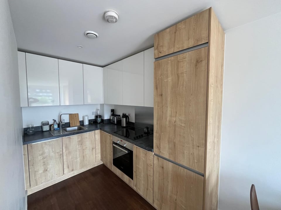 Flat in Surrey Quays Apartment in London Borough of Southwark
