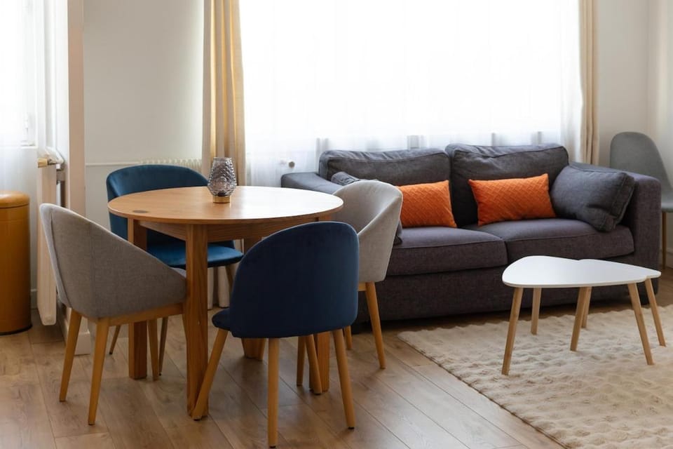 Living room, Seating area, Dining area