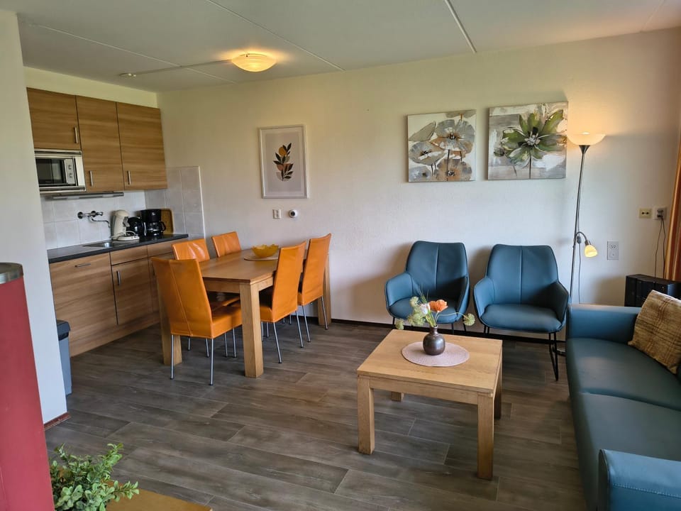Living room, Dining area, kitchen