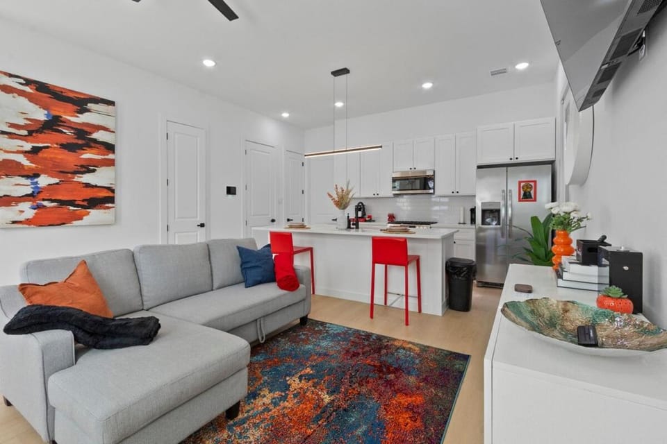 Kitchen or kitchenette, Living room