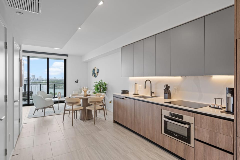 Seating area, Dining area, kitchen