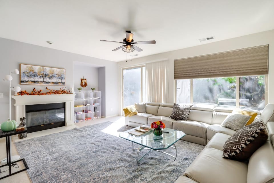 13 Mi to Slopes Cozy Home with Fenced Yard in Reno House in Reno