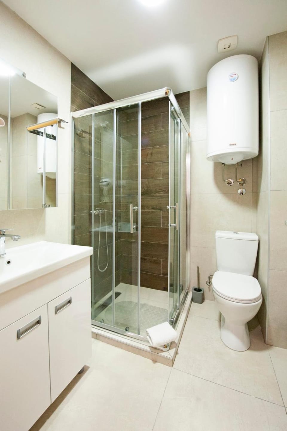 Shower, Toilet, Bathroom, towels