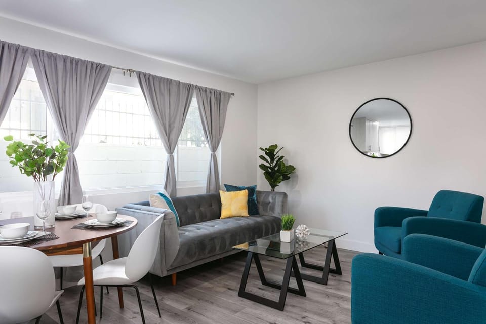 Modern 3BR Apt with Parking in Glendale Apartment in Eagle Rock