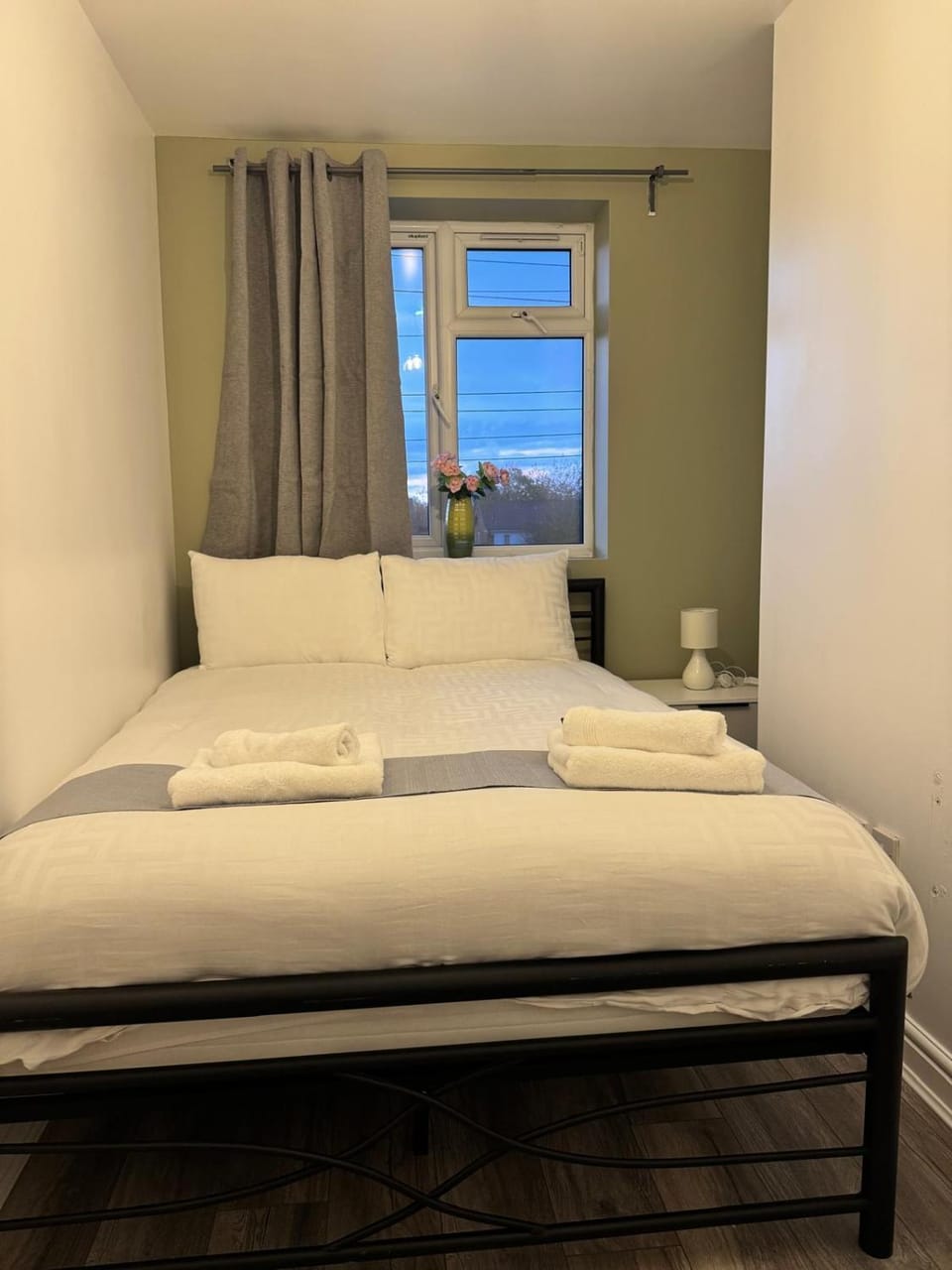 Stylish 2 Bed Apt Near Birmingham Apartment in Birmingham