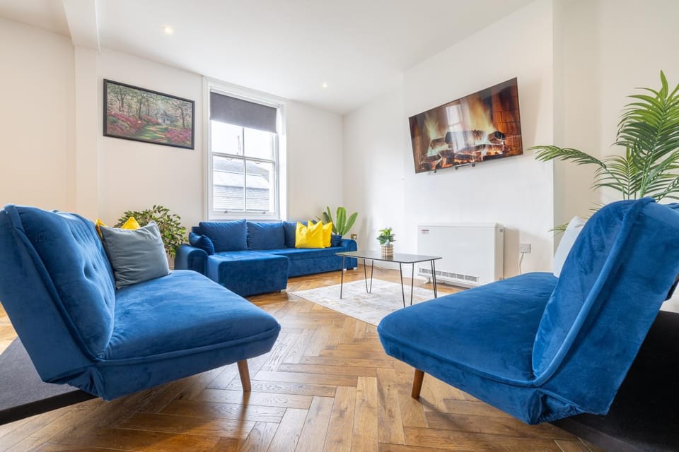 TV and multimedia, Living room, Seating area