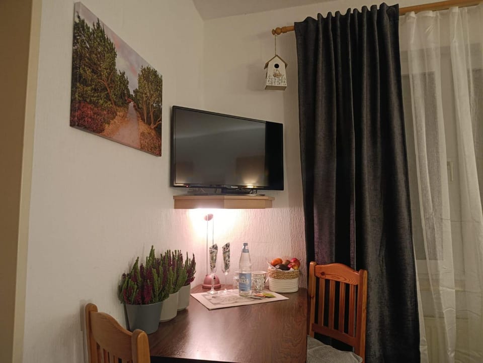 TV and multimedia, Dining area
