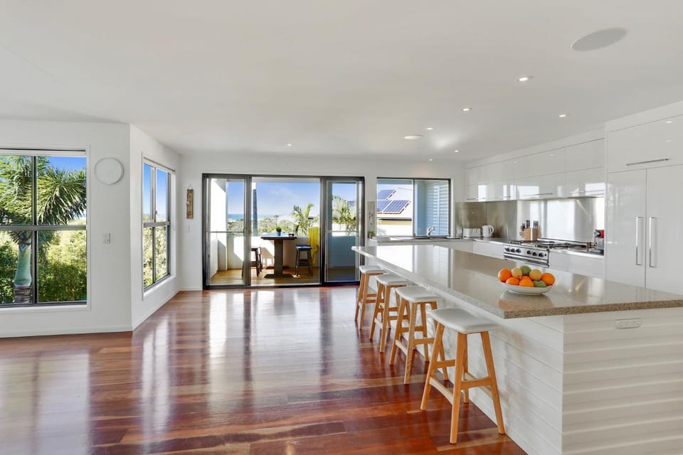 Kitchen or kitchenette, Food and drinks