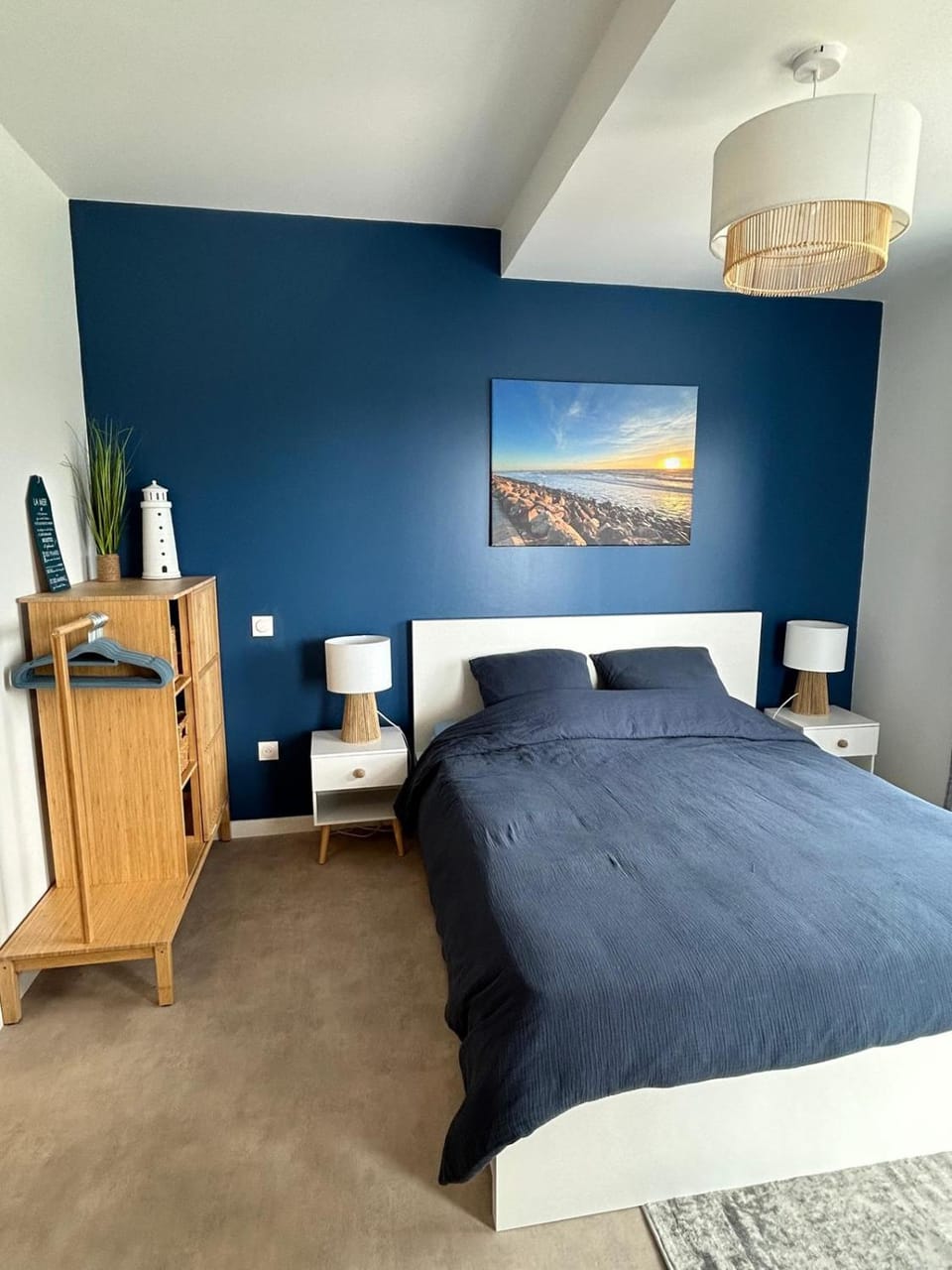 Shower, Toilet, Patio, Bed, Balcony/Terrace, Bedroom, Landmark view, Sea view, Bath, internet, towels
