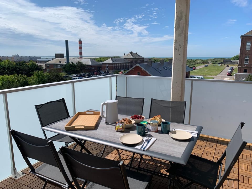 Patio, View (from property/room), Landmark view, Sea view