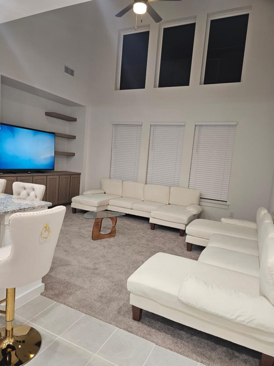 Communal lounge/ TV room