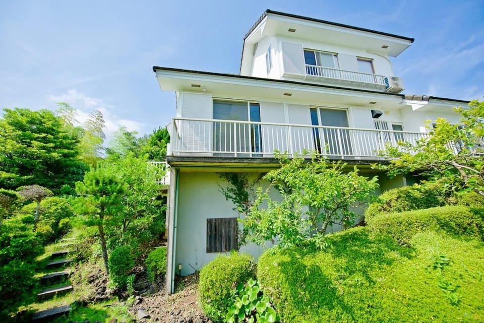Property building, Day, Garden, Garden view