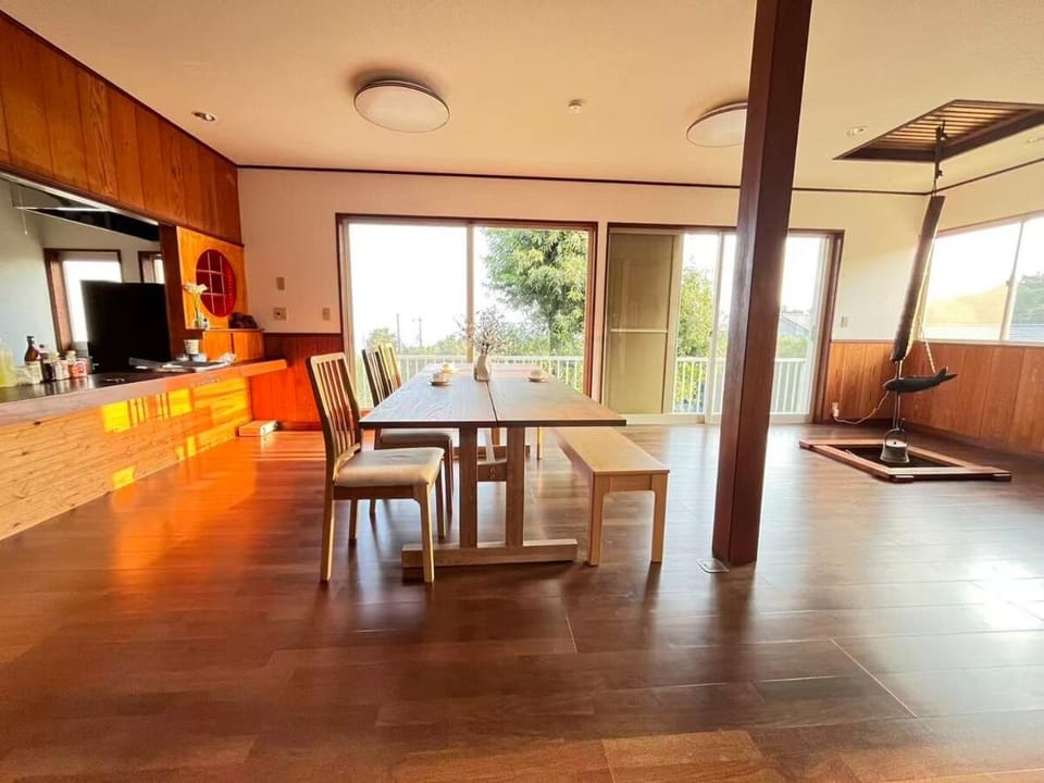 Living room, Dining area