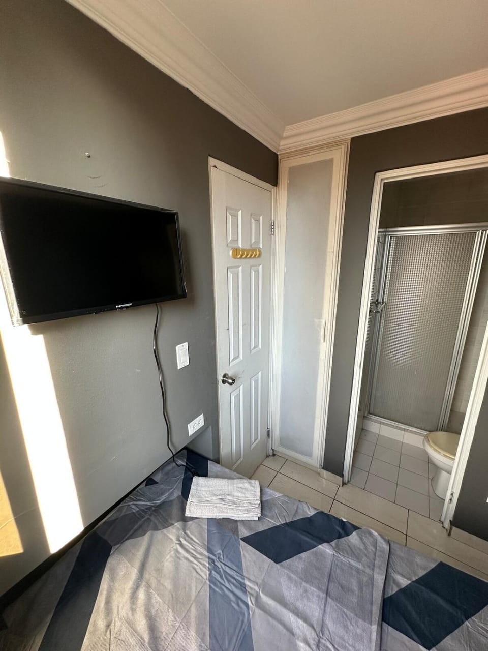 Bathroom, wardrobe