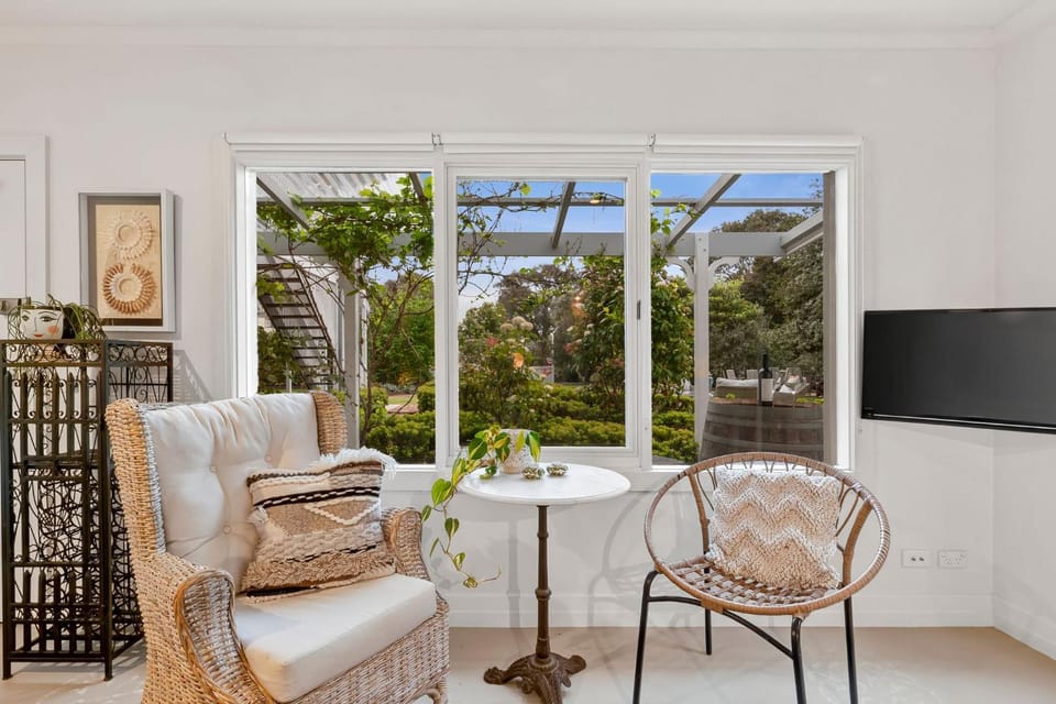 Living room, Garden view