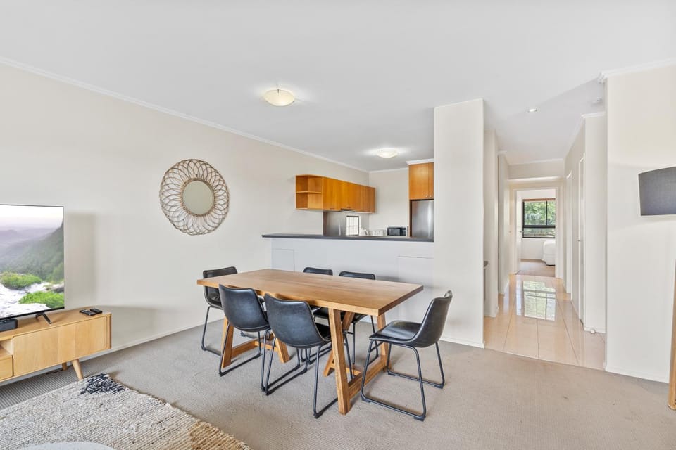 TV and multimedia, Kitchen or kitchenette, Living room, Seating area, Dining area, minibar