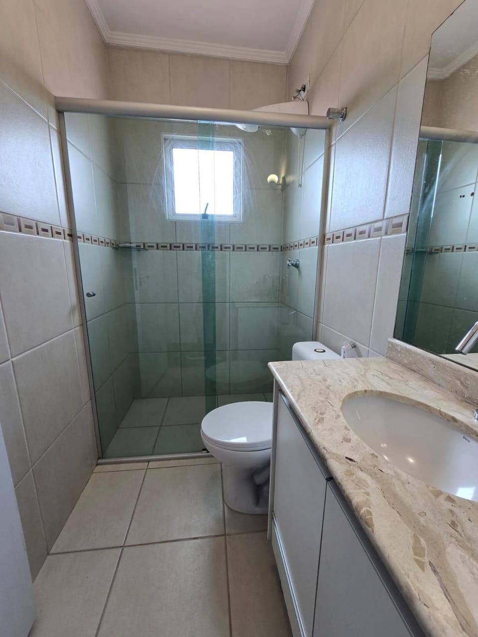 Shower, Toilet