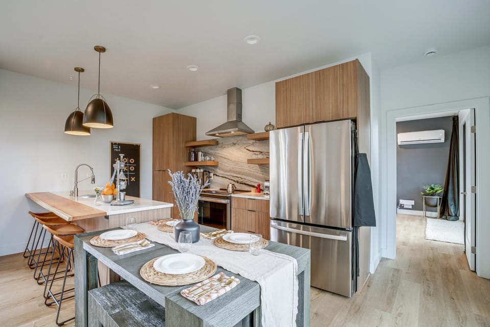 Modern Cabin Living! Mtn-View Gem in Munds Park Cabin in Munds Park
