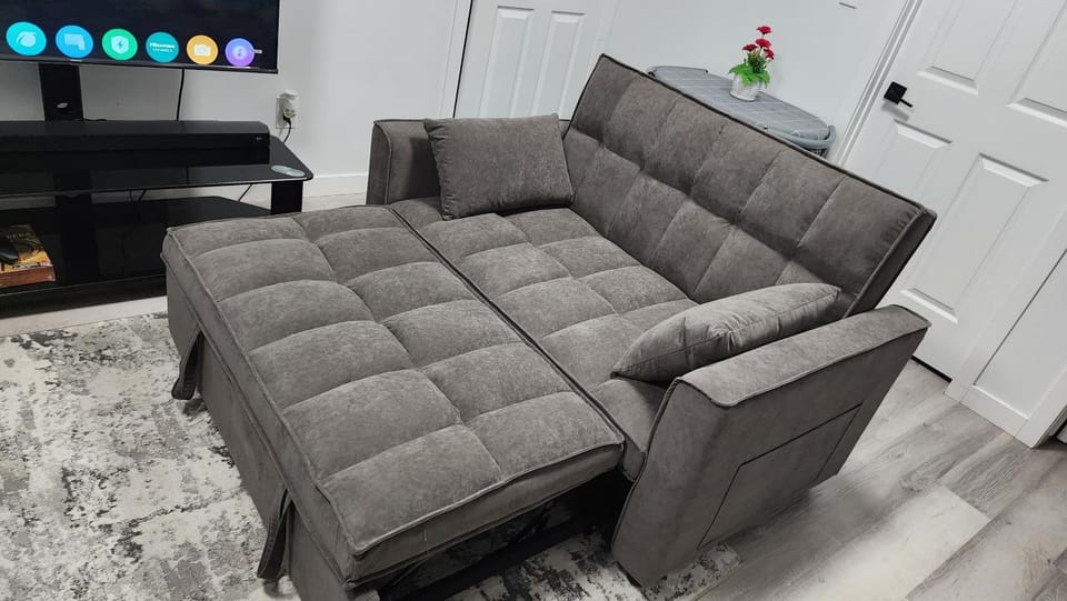 Bed, Living room