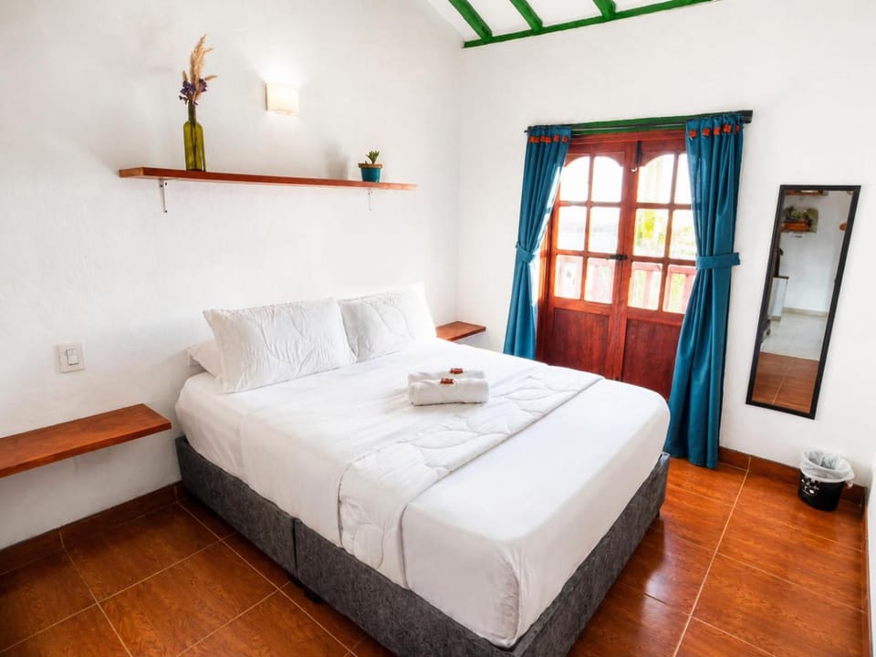 Bed, Balcony/Terrace, Photo of the whole room, Bedroom, towels