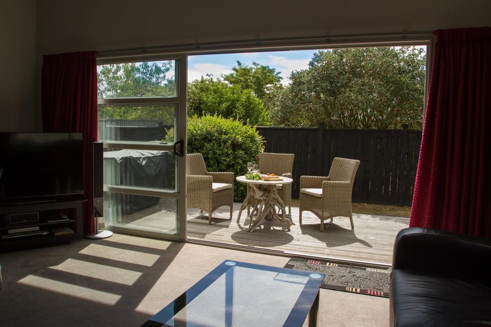 Patio, Patio, BBQ facilities, TV and multimedia, Balcony/Terrace, Living room, Seating area, Pets