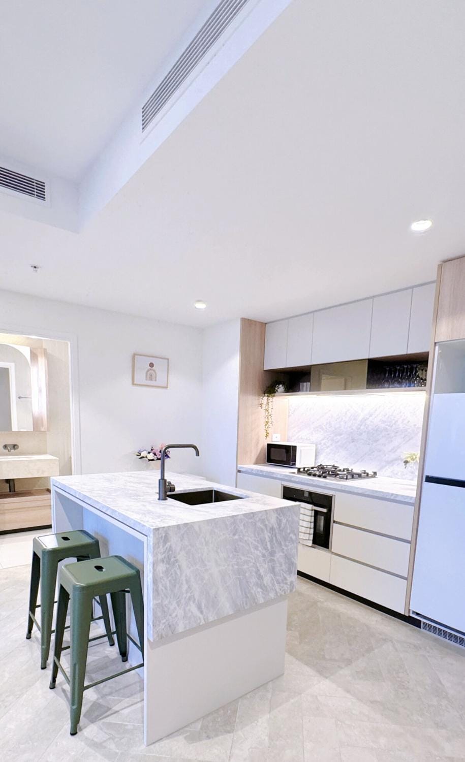 Iconic 1BR River Views Sky Deck & Casino Living Apartment in Brisbane City