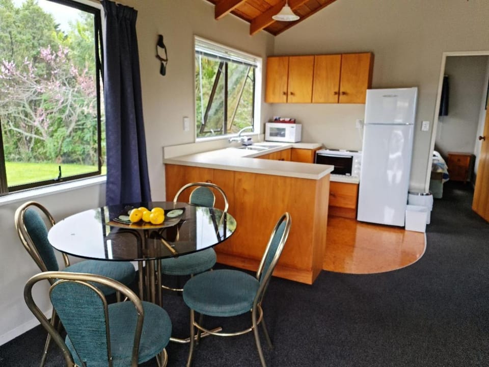 Seabreeze Holiday Park Campground/ 
RV Resort in Waikato