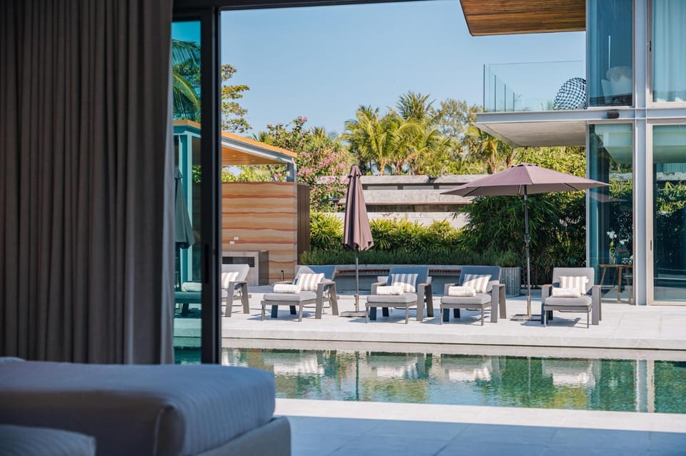 Day, Seating area, Swimming pool, sunbed