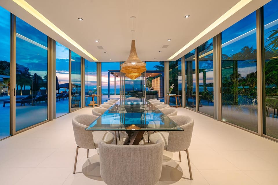 Seating area, Dining area, Pool view