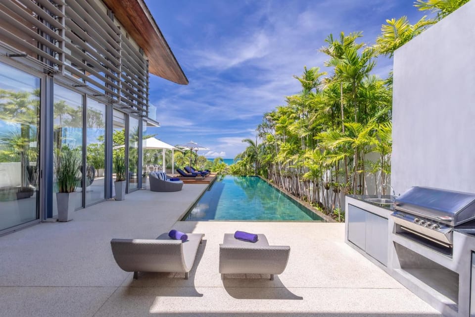 Day, Swimming pool, sunbed