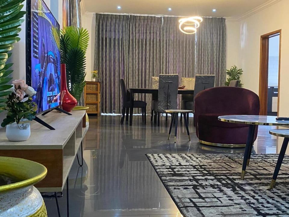 Living room, Seating area, Dining area