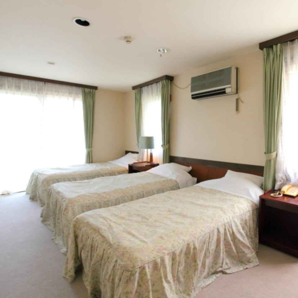 Bed, Photo of the whole room, Bedroom, air conditioner