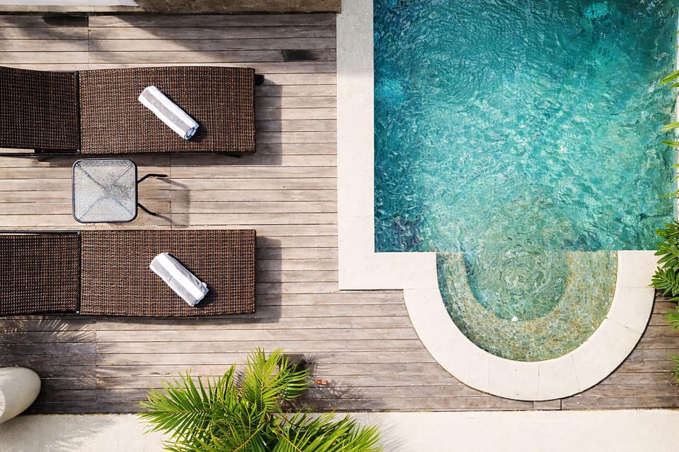 Pool view, Swimming pool, sunbed