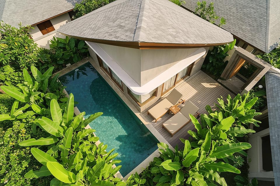 Property building, Day, Garden, Garden view, Pool view, Swimming pool