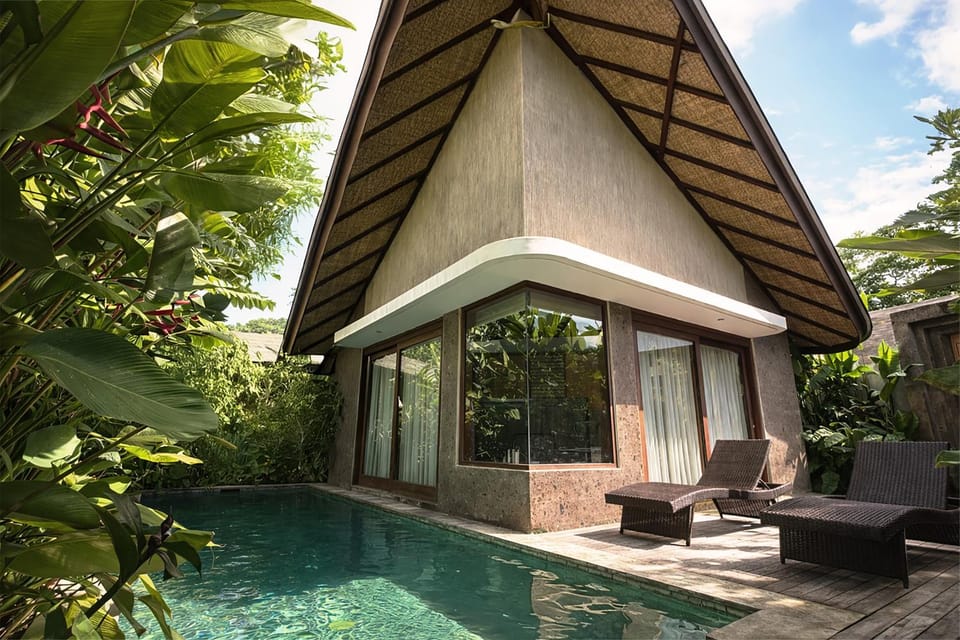 Property building, Garden view, Swimming pool, sunbed
